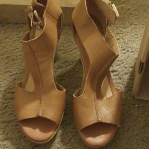 Sofft tan sandal